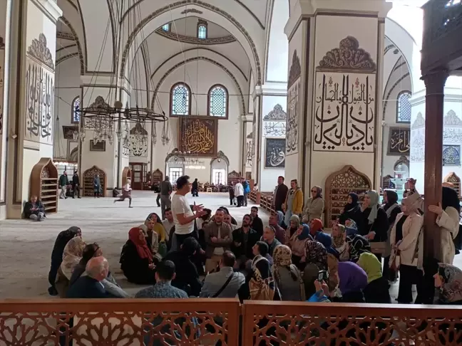 Öğretmen Akademileri kapsamında Bursa'da Kadim Mekanlar Akademisi'nde Ulu Cami gezisi yapıldı