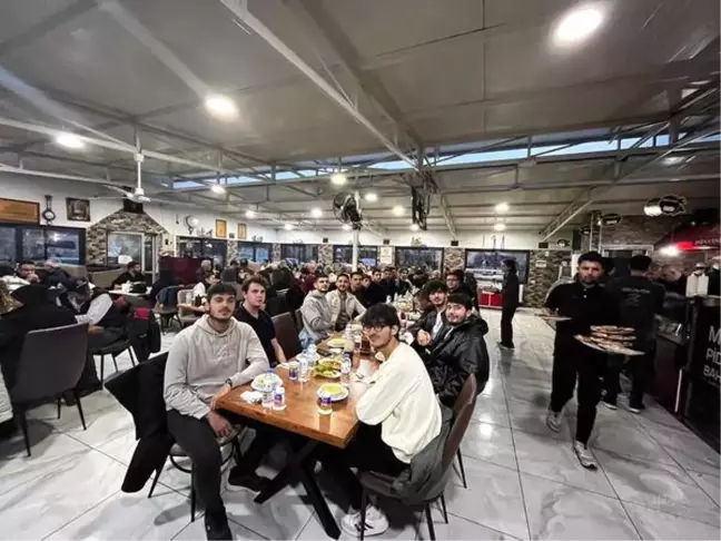 Eskişehir'de KYK Yurdunda İftar Programı Düzenlendi