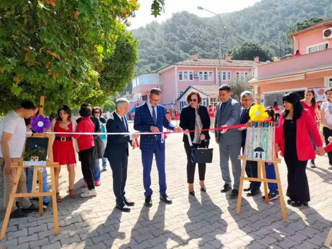 Fethiye'de Otizm Farkındalık Günü Resim Sergisi Düzenlendi