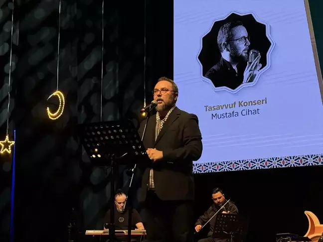 Müzisyen Mustafa Cihat Zeytinburnu'nda sahne aldı