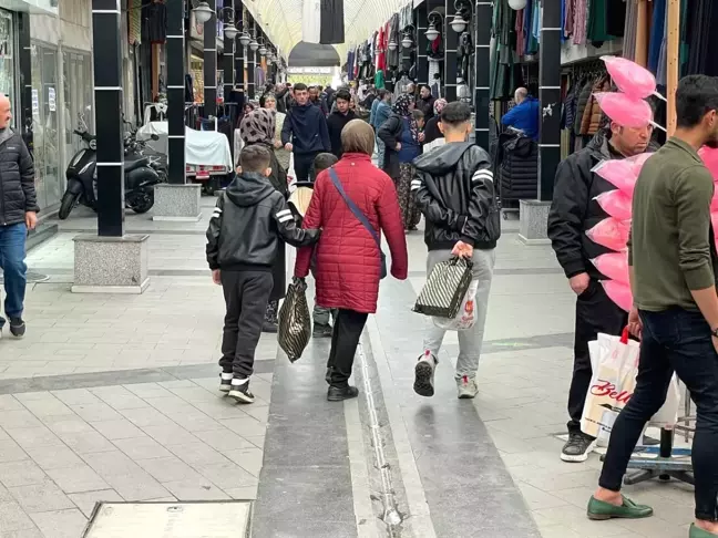 Aksaray'da Bayramlık Kıyafet Alışverişi Yoğunluğu