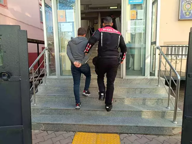 Kırşehir'de Evden Hırsızlık Yapan 2 Zanlı Gözaltına Alındı