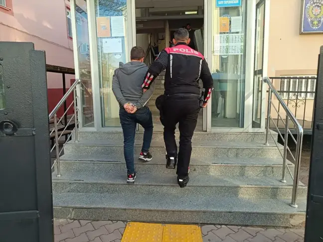 Kırşehir'de Evden Hırsızlık Yapan 2 Zanlı Gözaltına Alındı