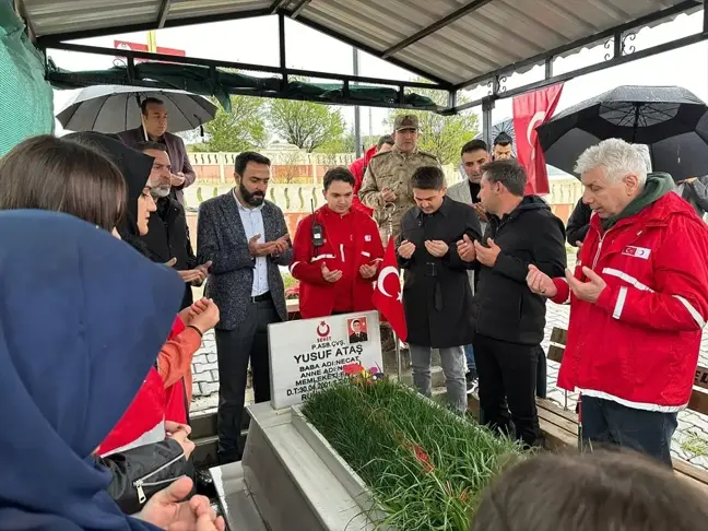 Türk Kızılay Pendik Şubesi, Elazığ'daki şehit mezarlarını ziyaret etti