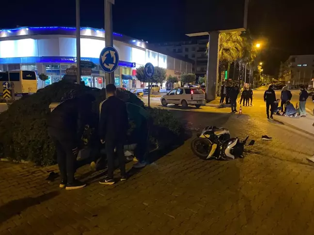 Gazipaşa'da Motosiklet Kazası: 2 Kişi Yaralandı