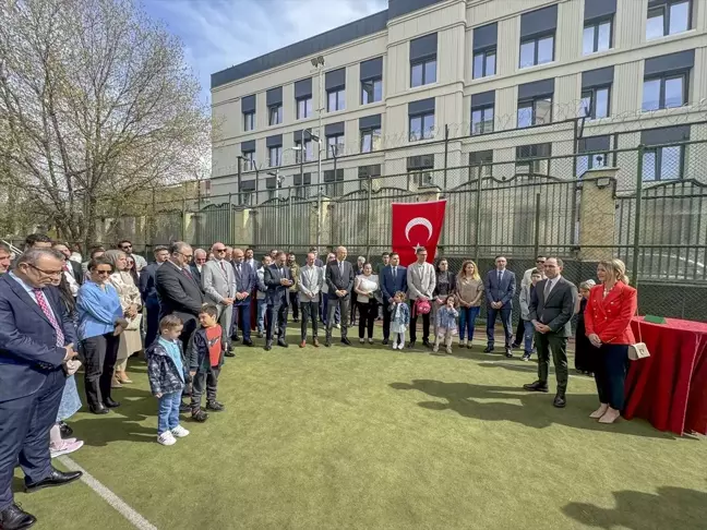 Moskova'da Türk Toplumu ve Büyükelçilik Mensupları Bayramı Kutladı