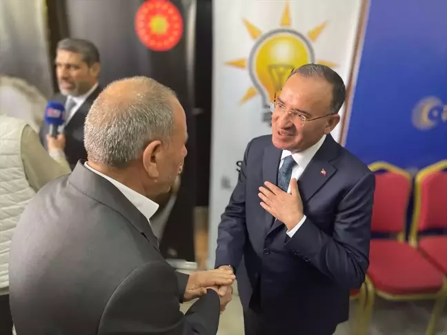 TBMM Başkanvekili Bekir Bozdağ, AK Parti teşkilatlarıyla seçim sonuçlarını değerlendiriyor