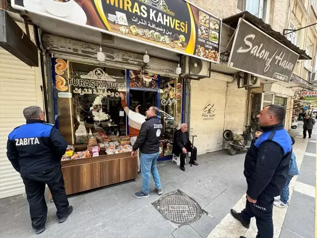 CHP'li başkan Kilis'te hızlı başladı! İş yerlerindeki Arapça tabela ve posterler söküldü