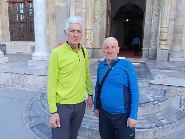 Hacca gitmek için bisikletle 1600 km yol katettiler