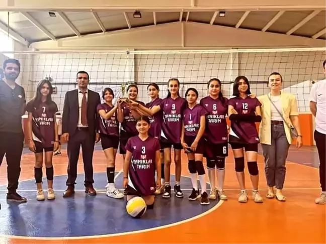 Manisa'da düzenlenen Yıldız Kızlar Voleybol Turnuvası'nın şampiyonu belli oldu