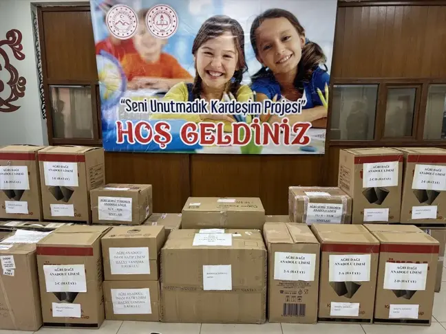 Ağrı'daki Öğrenciler Hatay'daki Çocuklara Oyuncak ve Kitap Gönderdi