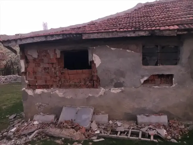 Tokat'ın Sulusaray ilçesinde meydana gelen deprem Yozgat'ta hasara yol açtı