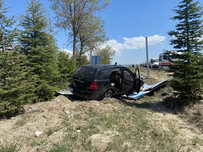 Isparta'da otomobil şarampole devrildi, sürücü hayatını kaybetti