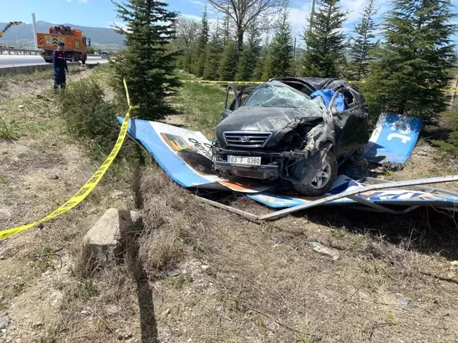 Isparta'da Otomobil Tabela İle Çarpışarak Takla Attı, Sürücü Hayatını Kaybetti