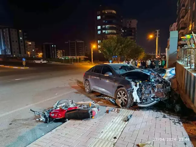 Şanlıurfa'da otomobil ile motosikletin çarpışması sonucu 1 kişi yaralandı