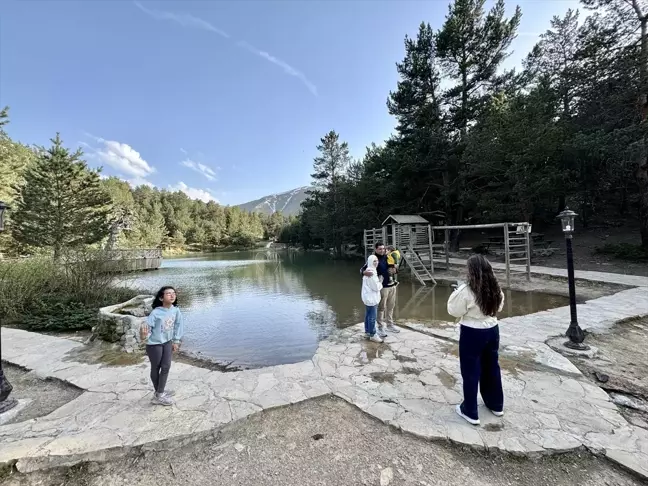 Gümüşhane'deki Limni Gölü Tabiat Parkı Ziyaretçilerini Ağırlıyor