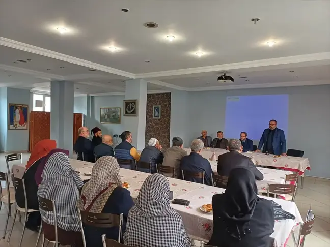 Bolu'da Hacca Gidecek Vatandaşlara Seminer Verildi