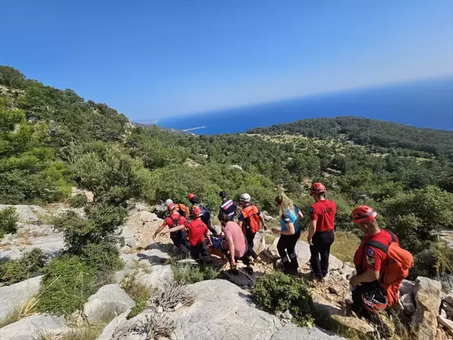 Muğla'da turistin ayağı kırıldı, hastaneye kaldırıldı