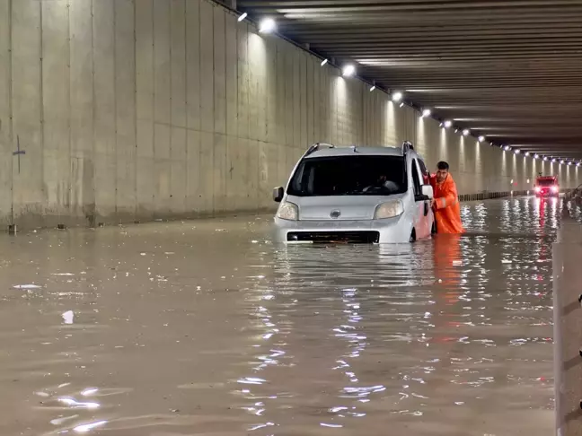 Osmaniye'de sağanak hayatı olumsuz etkiledi