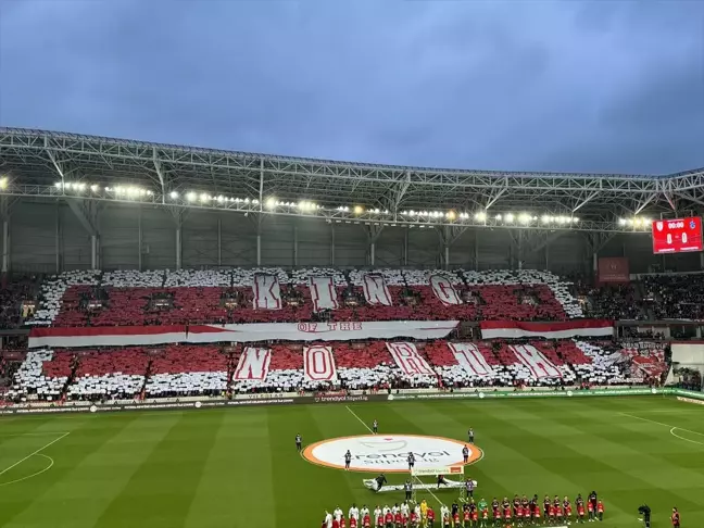 Yılport Samsunspor - Trabzonspor Maçının İlk Yarısı Samsunspor'un Üstünlüğüyle Tamamlandı