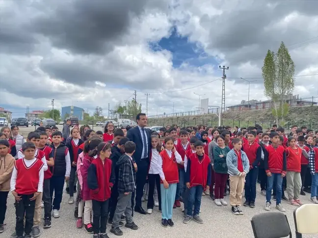 Erzurum'da İlkokul Öğrencilerine Doğa ve Sokak Hayvanları Eğitimi Verildi
