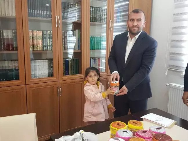 Bingöl'ün Solhan İlçe Müftülüğü Merkez Kur'an Kursu öğrencileri Filistin'e yardım eli uzattı