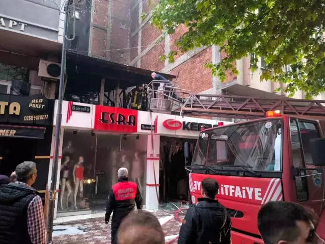 Amasya'da Yangında 2 İşyeri Kül Oldu