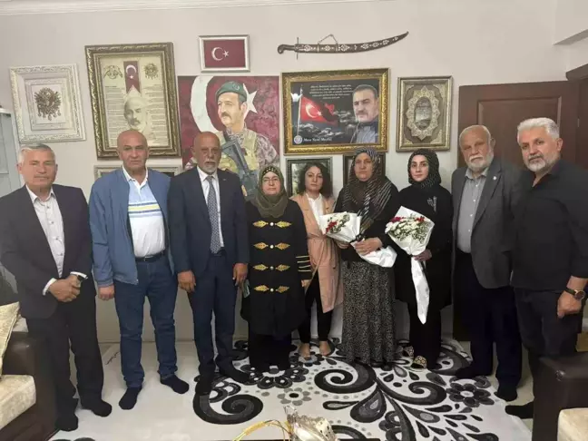 Hedef Kızılelma Derneği ve Turan Devletleri Teşkilatı tarafından şehit annelerinin Anneler Günü kutlandı
