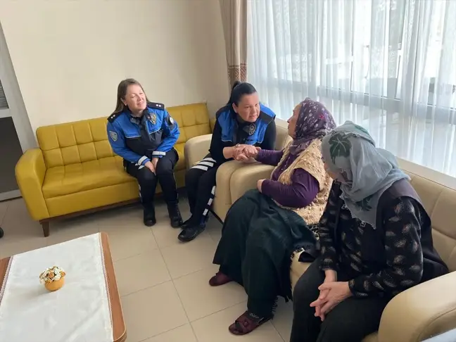 Van İl Emniyet Müdürlüğü Anneler Günü'nü kutladı