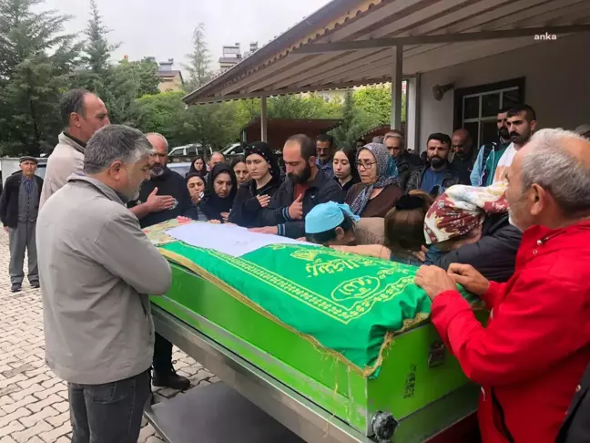 Kayıp Kadının Cesedi Bulundu, Törenle Uğurlandı