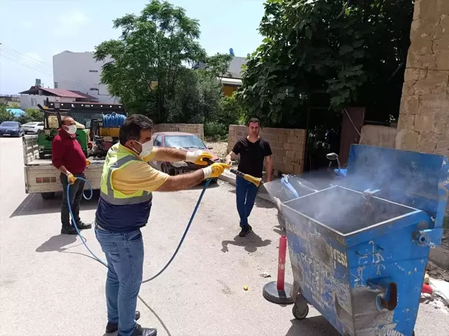 Samandağ'da larva ve uçkunla mücadele çalışmaları sürüyor