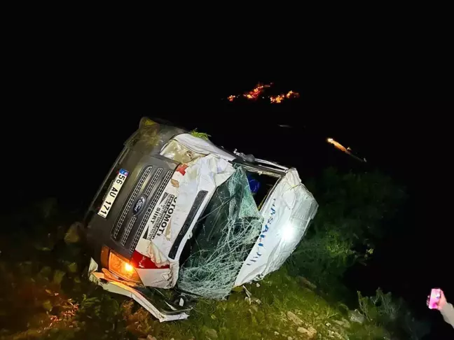 Siirt'te minibüs şarampole devrildi: 1'i ağır, 3 yaralı