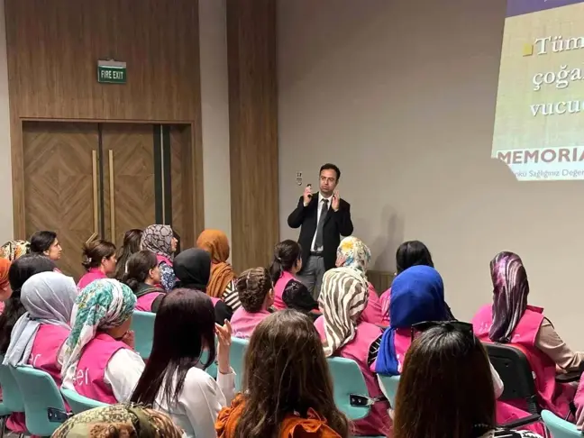 Diyarbakır'da Kadın Tekstil Çalışanlarına Kanser Semineri