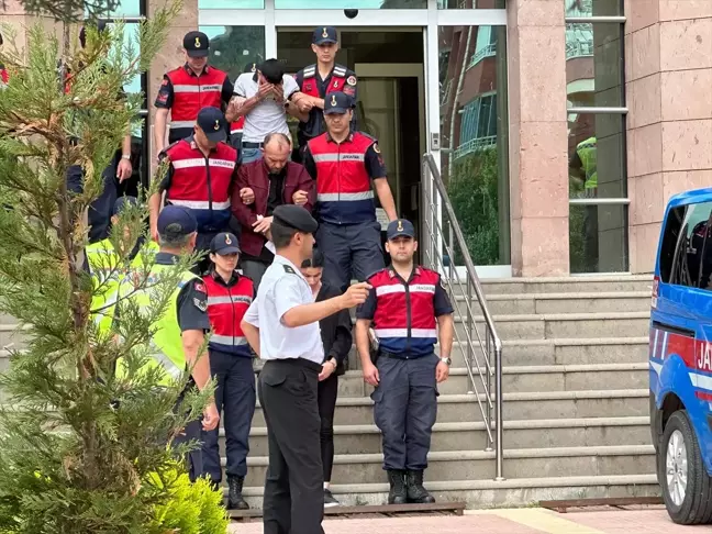 Çorum'un Osmancık ilçesinde uyuşturucu ticareti yapan 3 kişi tutuklandı