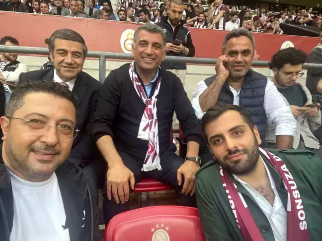 CHP Elazığ Milletvekili Gürsel Erol, Elazığspor'u TFF 2. Lig'e yükselişi sonrası kutladı