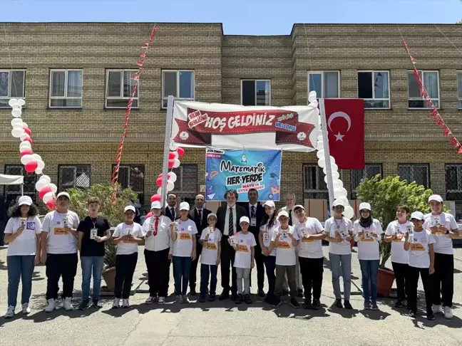 Tahran Türk Okulu'nda Bilim Şenliği düzenlendi