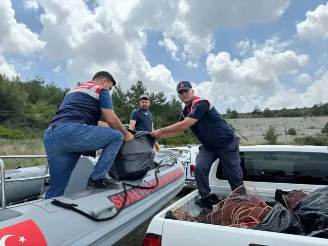 Adana'da Baraj Gölü Temizliği Yapıldı
