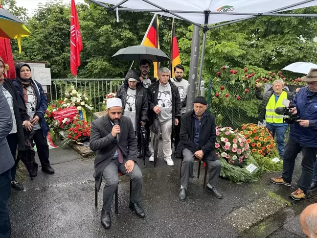 Solingen'de ırkçı saldırıda hayatını kaybedenler için anma töreni düzenlendi