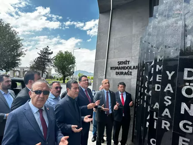 CHP Genel Başkan Yardımcısı Yankı Bağcıoğlu, Kayseri'de Şehit Komandolar Durağı'nı ziyaret etti