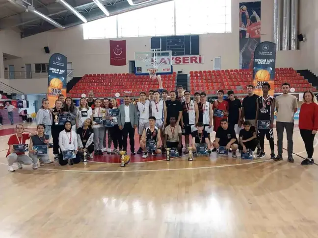 'Sokaklar Bizim 3x3 Basketbol Gençlik Kupası' Kayseri Müsabakaları Tamamlandı