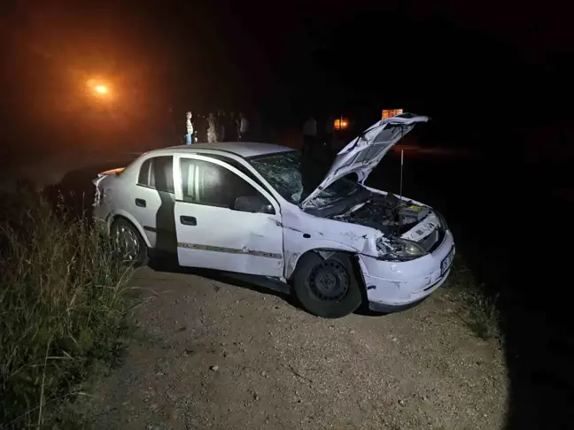 Diyarbakır'da Yük Treni Otomobile Çarptı: 2 Yaralı