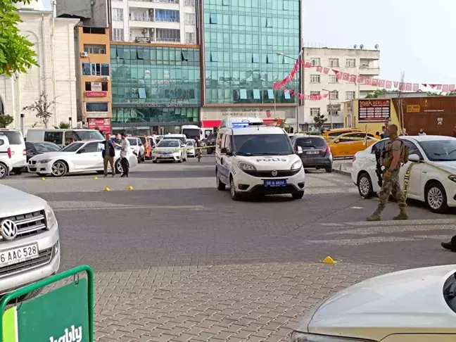 Siirt Valisi Dr. Kemal Kızılkaya, silahlı kavganın ortasında kaldı