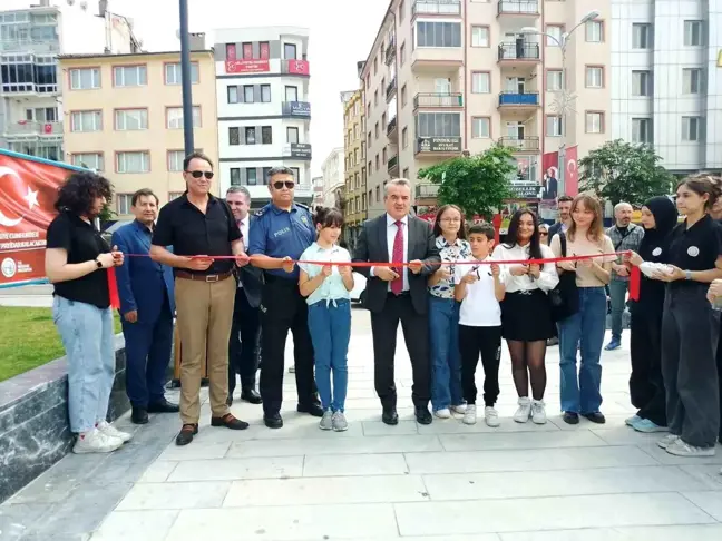 Bozüyük'te Çocukların Gözünden Hayat Temalı Resim Sergisi Açıldı