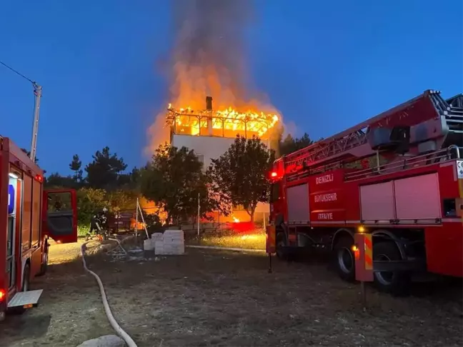 Denizli'de İki Katlı Binada Çıkan Yangında Bir Kişi Hayatını Kaybetti