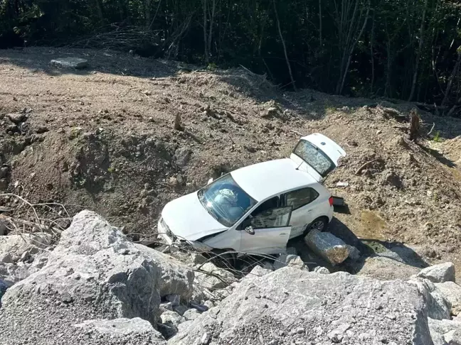 İnebolu'da şarampole uçan otomobilin sürücüsü yaralandı