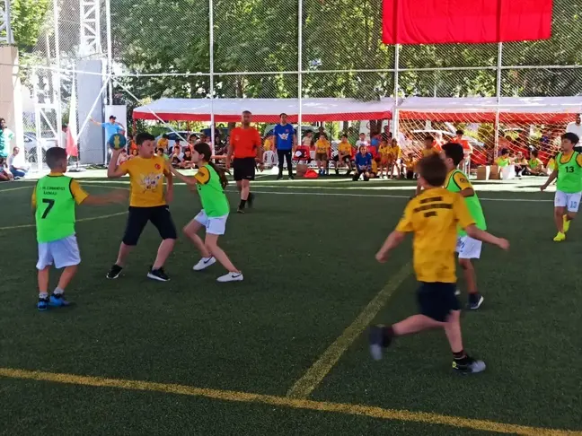 Osmaniye Samet Aybaba Spor Lisesi'nde Mini Hentbol Şenliği Düzenlendi