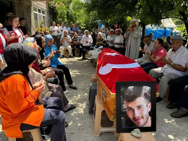 Zonguldak'ta maden göçüğünde hayatını kaybeden işçi toprağa verildi