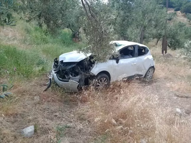 Çanakkale'de Zeytinliğe Devrilen Otomobilin Sürücüsü Yaralandı