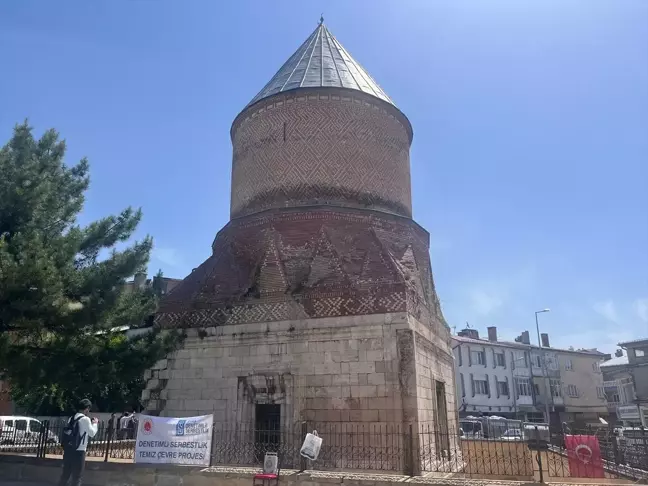 Sivas'ta tarihi Güdük Minare temizlendi