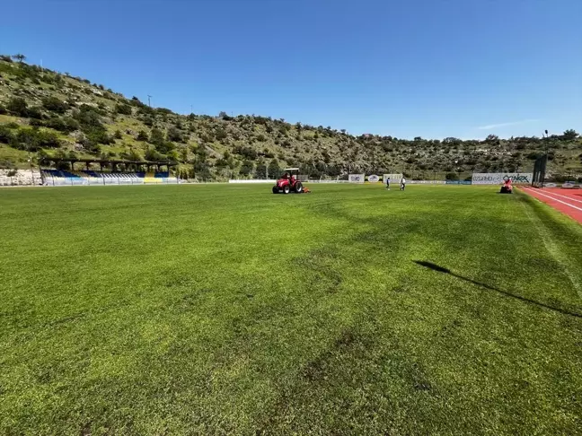 Kayseri Hacılar Fevzi Mercan Stadı'nda Zemin Yenileme Çalışmaları Başladı